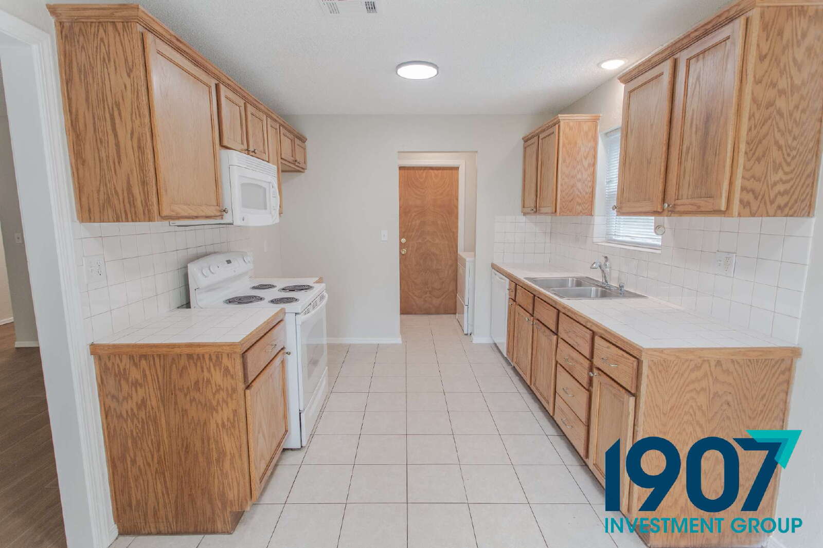 1852 Sunrise Drive rental home in Moore, OK &mdash; photo 11