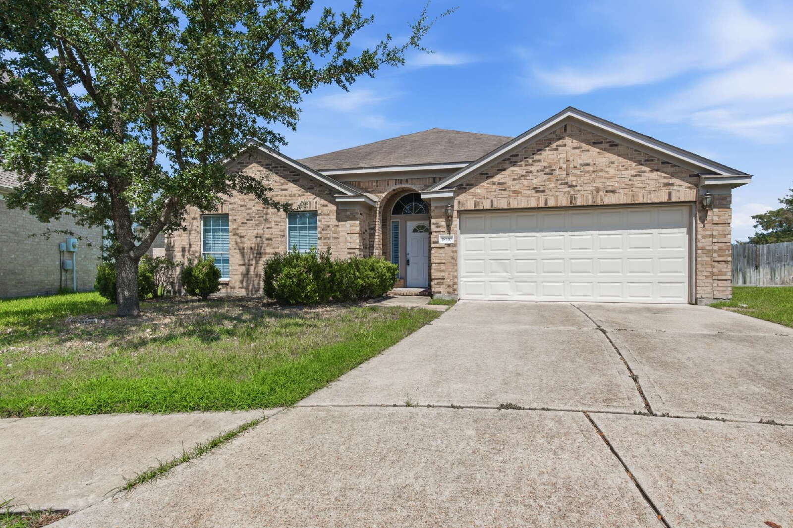 3 Bedroom Rental – 18510 By The Lake Ct, Cypress, TX 77429