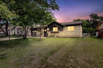 304 Northwest Summercrest Boulevard , Burleson,  76028