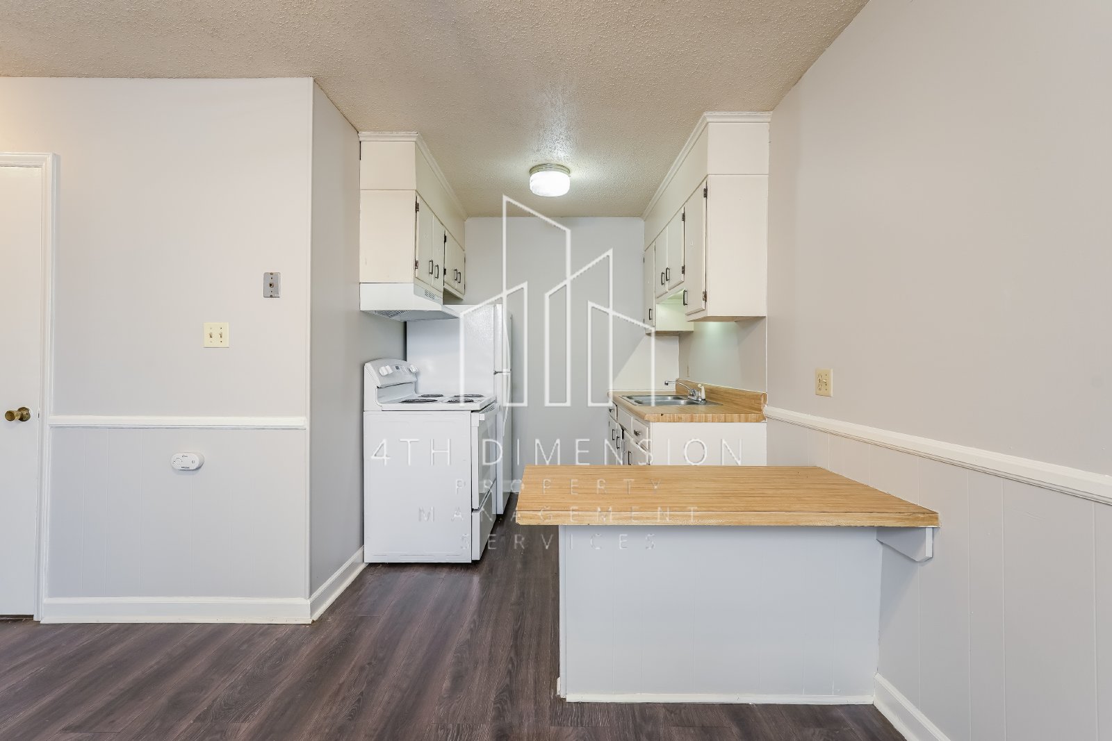 4368 Ogburn Avenue Unit 5 WinstonSalem, NC 27105 4th Dimension