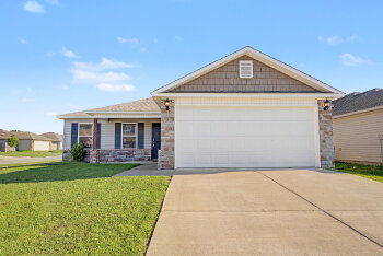 946 E Sparrow Cir , Fayetteville,  72701