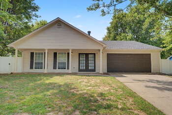 3345 West Essex Drive , Fayetteville,  72704