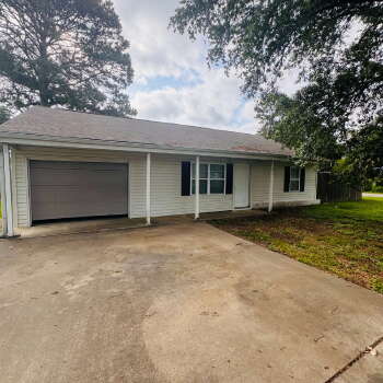 295 Henry St , Bridge City,  77611-4511