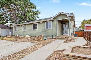 2073 West Hillside Avenue , Englewood,  80110
