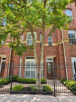 1315 Oneil St , Houston,  77019