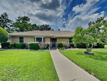9 Brookfield Court , Roanoke,  76262