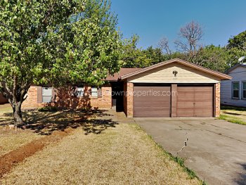 900 Cannon Dr , Euless,  76040-5315
