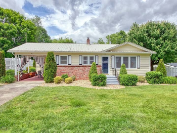 111 Playground St , Waynesville,  28786