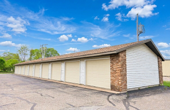 2551 Chestnut Dr. Garage 09, Plover,  54467