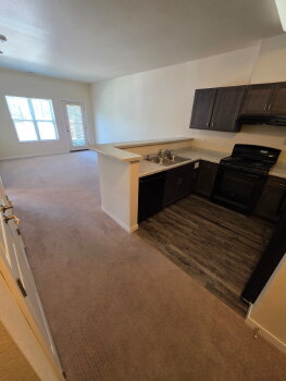 1427 Center Point Rd NE Unit 104, Cedar Rapids,  52402