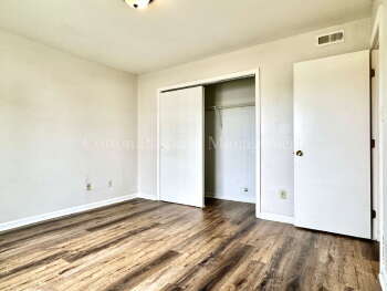 315 South Dudley Street Apt 12, Burgaw,  28425