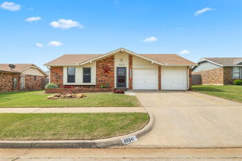 1816 SE 13th St , Moore,  73160
