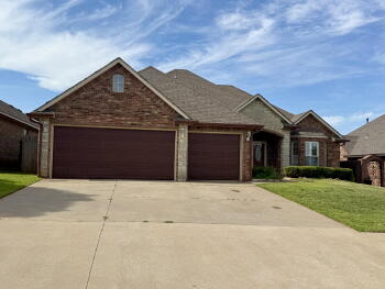 2620 SE 8th St , Moore,  73160