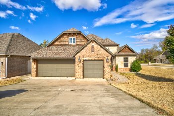 2613 NE 14th St , Moore,  73160