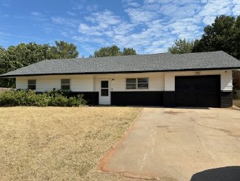 3010 Apache Court , Woodward,  73801