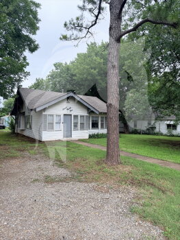 1123 Holly Street , Perry,  73077