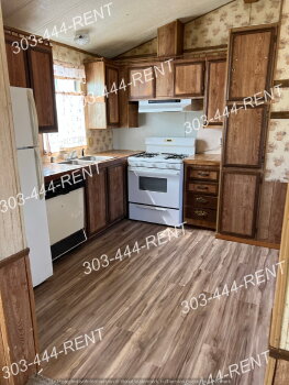 107 Poplar Dr , Log Lane Village,  80705