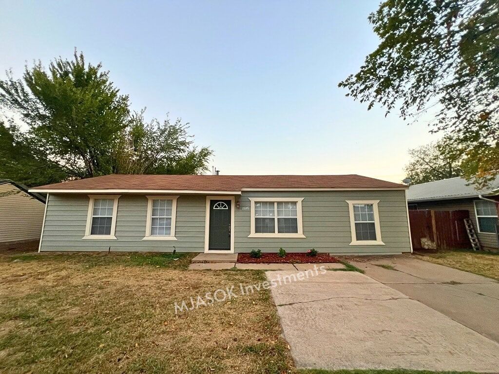 2326 NW Lincoln Ave, Lawton