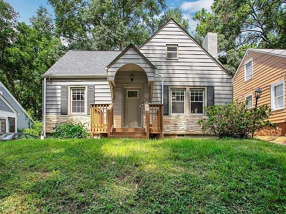 5 Bedroom Rental – 1739 Beecher St SW, Atlanta, GA 30310