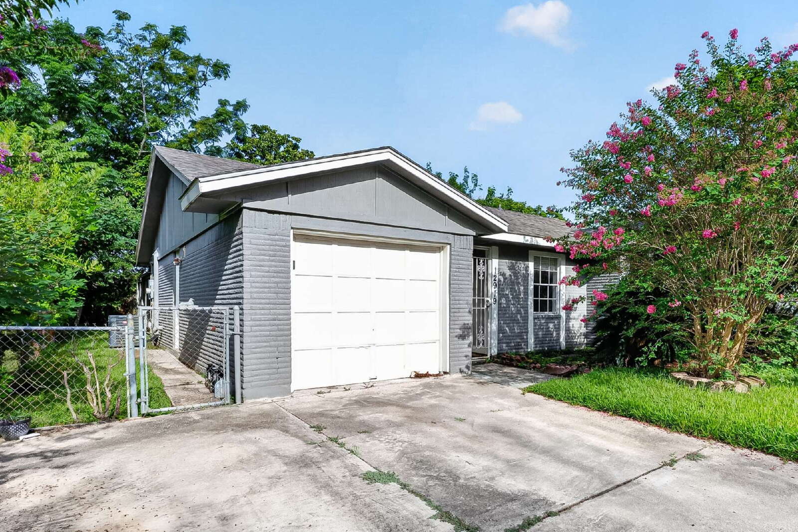 2 Bedroom Rental – 12919 S Coast Dr, Houston, TX 77047