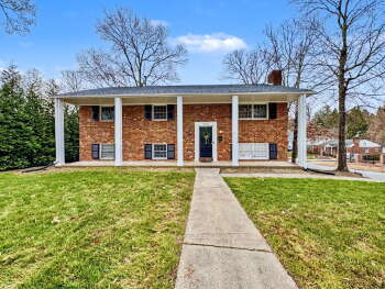 1715 W Market St Room 5, Greensboro,  27403