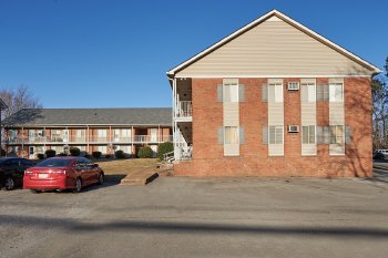 2414 Memorial Blvd. 7, Springfield,  37172