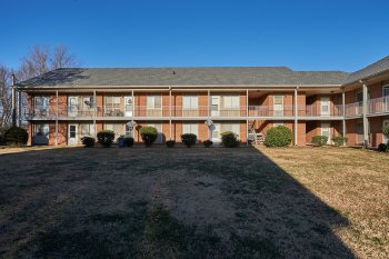 2414 Memorial Blvd. 14, Springfield,  37172