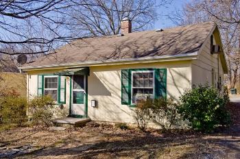 923 Circle Dr. , Springfield,  37172