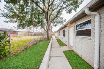 5042 Mallow Street #B, Houston,  77033