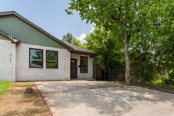 5121 Southwind Street #B, Houston,  77033