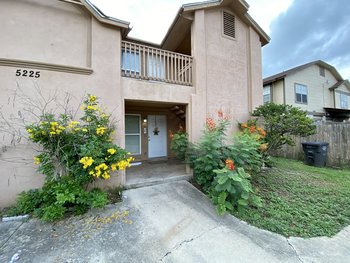 5225 Meadow Field Apt 1, San Antonio,  78250