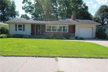317 E Macarthur Ave , Eau Claire,  54701