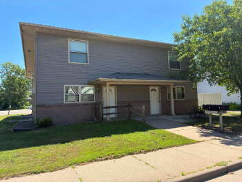 221 10th Ave Apt 4 , Eau Claire,  54703
