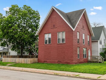 321 1/2 Earl St , Eau Claire,  54701