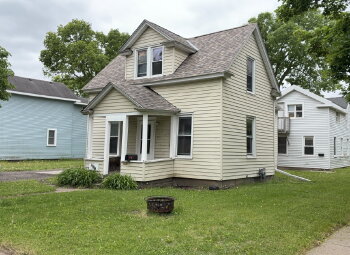 424 6th Ave , Eau Claire,  54703