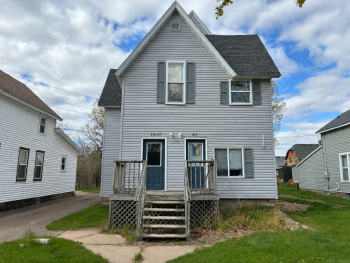 614 1/2 W Grand Ave , Eau Claire,  54703