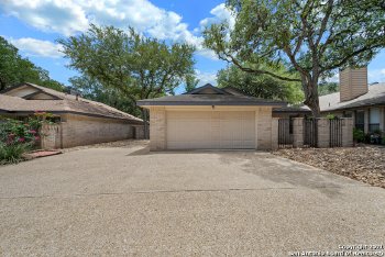 118 Golden Way , Universal City,  78148
