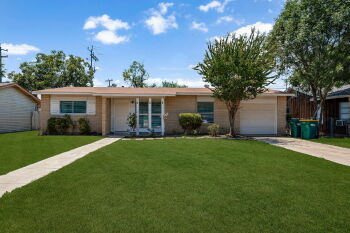 121 Rosewood Drive , Universal City,  78148