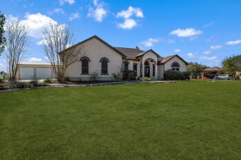 7033 Robin Hood Way , Schertz,  78154