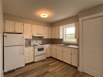 102-104 Rue Yvon - 7 , Saint-Antoine,  E4V 1L1