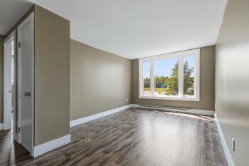 16 1/2 Caledonia Rd , Moncton,  E1H 2S9
