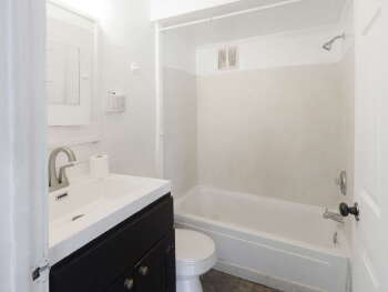 690 York Ave Unit 1, St. Paul,  55106