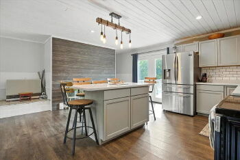 716 Empire Road , Poland,  04274