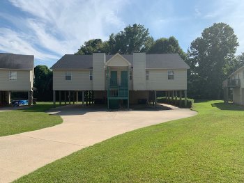 2002 River Dr B, Greenville,  27858