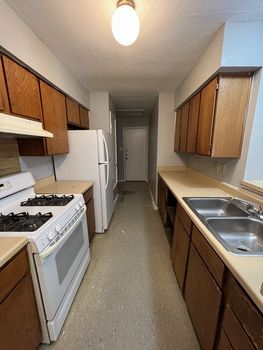 6801 Stonleigh Place B, Austin,  78744