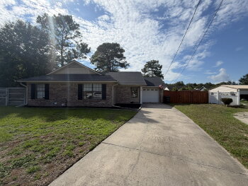 708 Woods Court , Hinesville,  31313