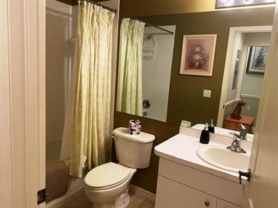 Furnished 2-Bedroom Condo with Golf Course View in Stoneybrook – Annual Rental photo 14
