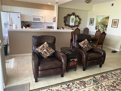 Furnished 2-Bedroom Condo with Golf Course View in Stoneybrook – Annual Rental photo 4
