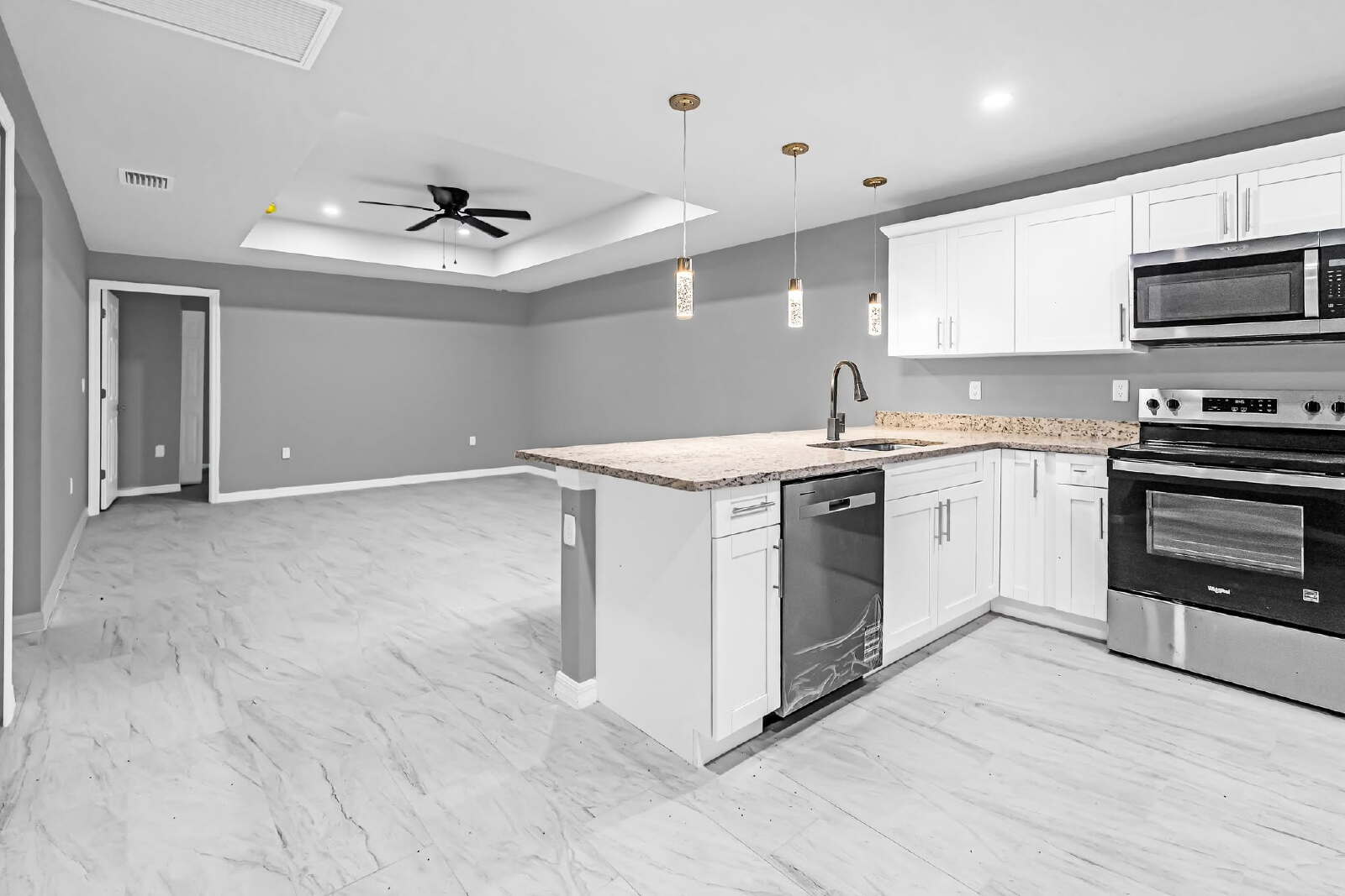 Spacious 4-Bedroom Home in Fort Myers – Comfortable Living with a Convenient Location photo 4