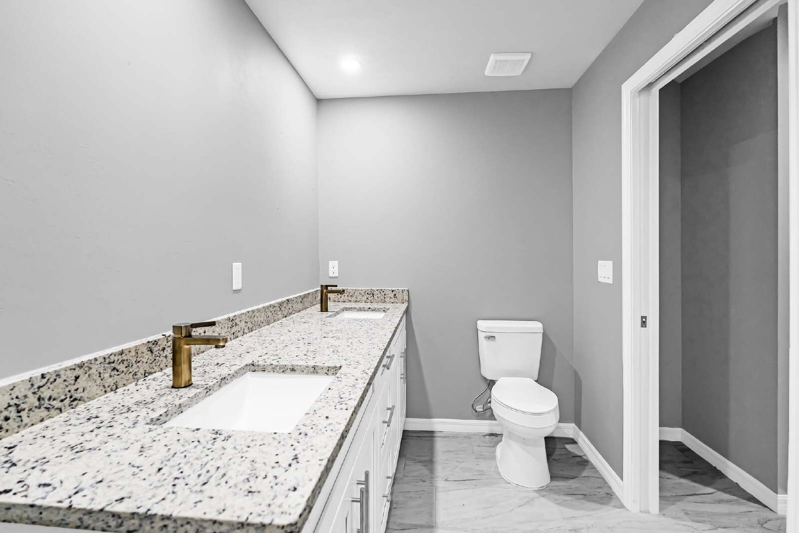 Spacious 4-Bedroom Home in Fort Myers – Comfortable Living with a Convenient Location photo 10